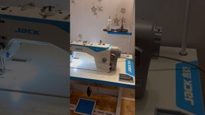 Промышленная прямострочная швейная машинка Jack F4