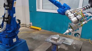 Лазерная 3D-резка роботом с головой GF101+ GF102