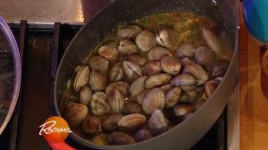 Rachael's Spaghetti Con Vongole with Spicy Breadcrumbs