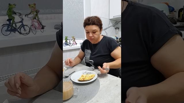 25.06 #мукбангроссия #ппзавтрак #кушаемвместе смотреть онлайн