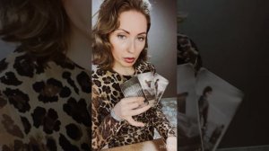 КТО И ЧТО ГОВОРЯТ, ЗА ВАШЕЙ СПИНОЙ?#расклад #таро #раскладтаро #раскладнаотношения