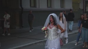 4K.Stylishly dressed people on the streets of Moscow.