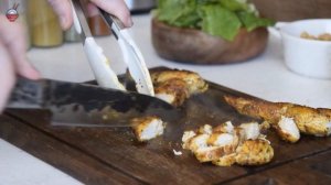 Сытный весенний салат с зеленой чечевицей, нутом и куриной грудкой. Простой рецепт вкусного салата