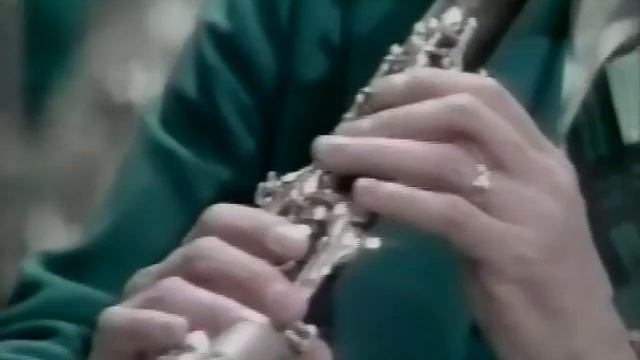 Henry Cuesta on clarinet, pianist Bob Smale, bass guitarist Richard Maloof with Summit Ridge Drive смотреть онлайн