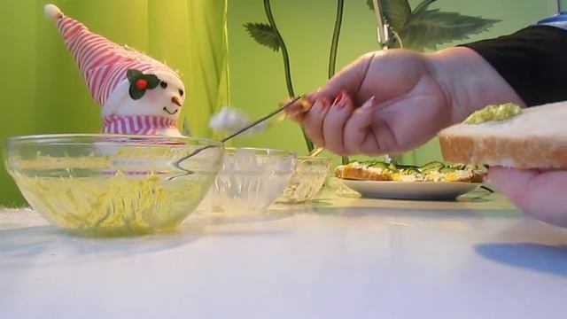 БУТЕРБРОДЫ С ТВОРОГОМ // 🎄 🎉 Новый год к нам мчится...🎄 🎉 смотреть онлайн