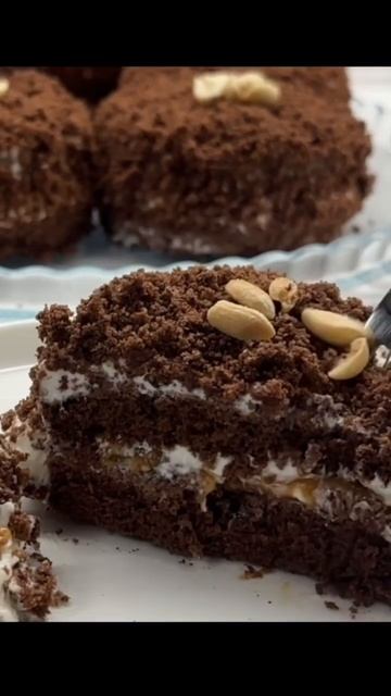 ШОКОЛАДНЫЙ десерт, Вкус, напоминающий СНИКЕРС!!! #recipe #shorts смотреть онлайн