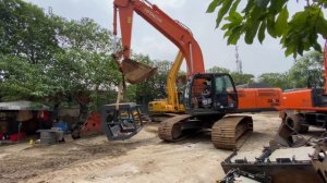 Máy xúc Hitachi ZX330-5 đời 2015 mới về bãi