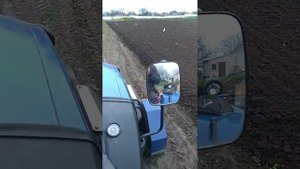 Пахота трактором донг фенг 244 и плуг БОМЕТ 2х25