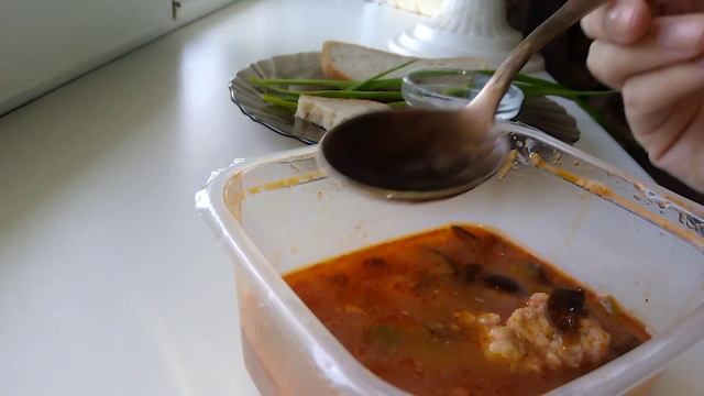 МУКБАНГ. ОБЕД. СОЛЯНКА МАЯСНАЯ. ПРОБЛЕМЫ С ГАЗОМ.