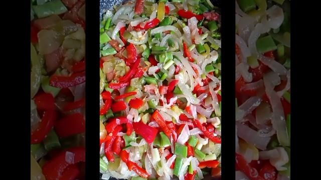Бефстроганов из куриного филе в овощах по- венгерски😋👍☝️‼️ смотреть онлайн