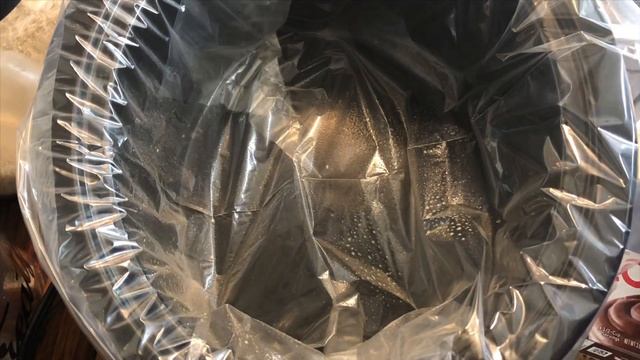 Crockpot Brownie Pudding | Southern Sassy Mama смотреть онлайн