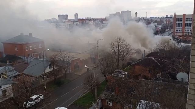 В центре Краснодара произошел пожар на улице Янковского.