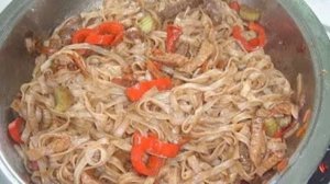 Стеклянная лапша с овощами и мясом. Маринкины творинки