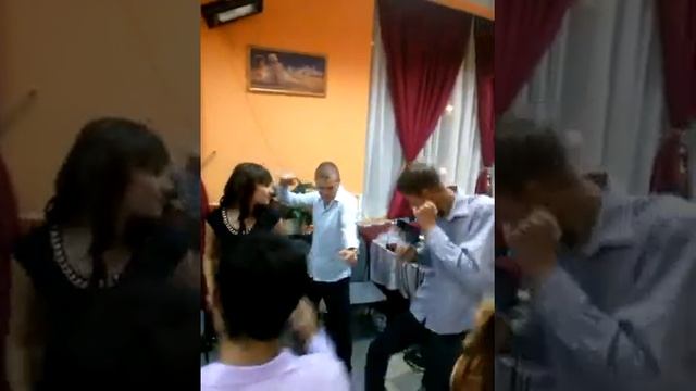 Астрахань! Парень зажигает глухо! смотреть онлайн