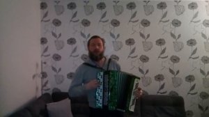 игра на баяне. "Нет тебя прекрасней." "You are the most beautiful."