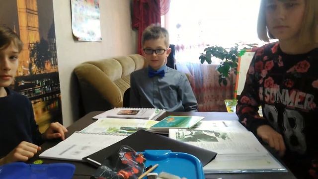 Possessive case . This is/ These are смотреть онлайн