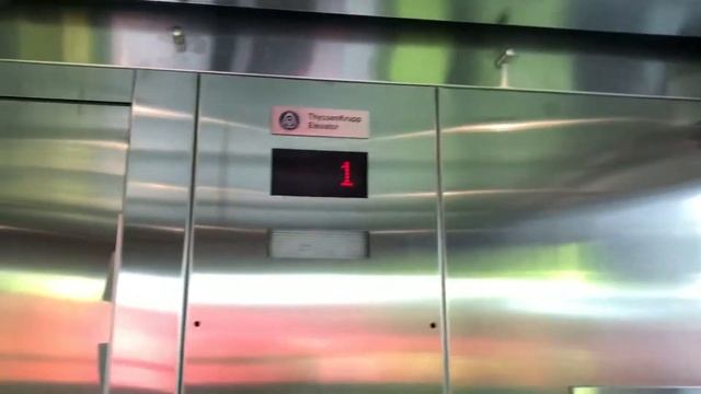 ThyssenKrupp Elevator @ Club Regent Parking, Winnipeg, Manitoba смотреть онлайн