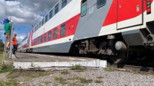 Эп20–026 номер 21 с поездам Мурманск— Санкт-Петербург￼