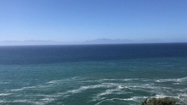 TWO OCEANS MEET BUT NOT MIX | Cape Town - Atlantic and India ocean meeting point