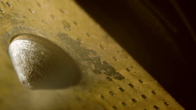 Макросъемка часового механизма. Часы под микроскопом