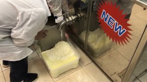 Подготовка к чедеризации.  Учебный центр подготовки сыроваров на Щелковской, 100  Часть 4.