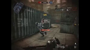 Школьник учит играть в варфейс