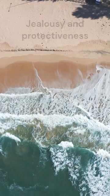 some common indications that a girl may be in love with you ! #shorts смотреть онлайн