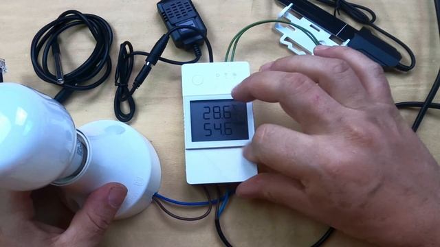 SONOFF THR320D Elite, Interruttore di monitoraggio intelligente della temperatura e dell'umidità. смотреть онлайн