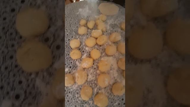 Чебуреки с творогом:)