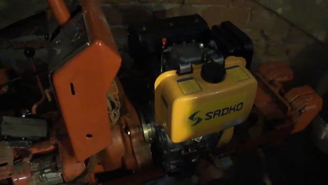 Заміна двигуна СК-12 на Sadko DE-420E на мінітракторі ХТЗ Т-012 ч.7