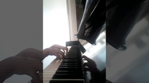 Щебетала пташечка на пианино