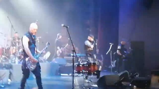 OOMPH! - Сиськи(Cover Ленинград) (Live In Vladivostok 25.09.19) смотреть онлайн