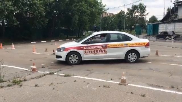 Упражнение "Параллельная парковка задним ходом" смотреть онлайн