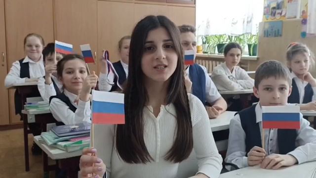 Краснолучская школа №10 присоединяется к флешмобу, ко Дню воссоединения Крыма с Россией смотреть онлайн