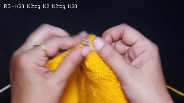 Hand knit woolen baby dungaree knitting pattern | 6 - 8 month baby romper pants knitting tutorial.