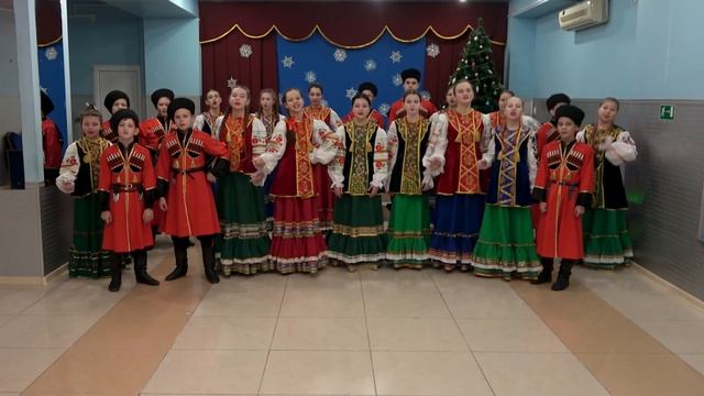 Образцовый ансамбль народной песни "Казачок" - Походная песня линейных казаков "Полно вам, снежочки"
