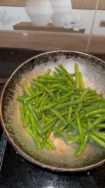Stir-fried string beans with garlic #shorts смотреть онлайн