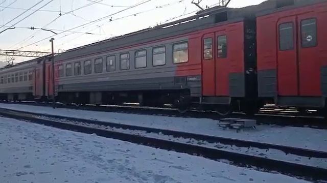 Железнодорожное с Тимохой заболел. ЭД4М-0354 прибывает на станцию Новокузнецк смотреть онлайн