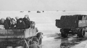 "Песня о Ладоге". Муз.: П.Краубнер и Л.Шенберг, сл.: П.Богданов.
Отрывок из стихотв. Н.Погодина