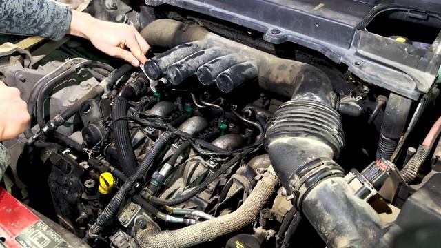 Как развоздушить топливную магистраль Land Rover Freelander 2. Инструкция. смотреть онлайн