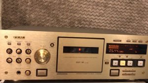 Кассетная дека TEAC V 6030s "золотой " серии .