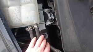 Потекла подушка двигуна Вольво В50/С30/S40/ 1.6 HDI D4164T