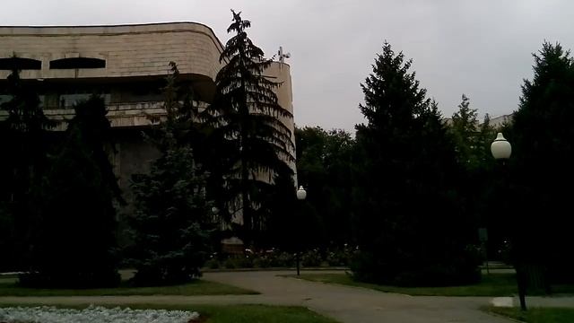 Сквер у зд.бывш.Дворца пионеров. 23.07.15г. смотреть онлайн