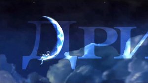 Логотип DreamWorks Pictures на русском языке