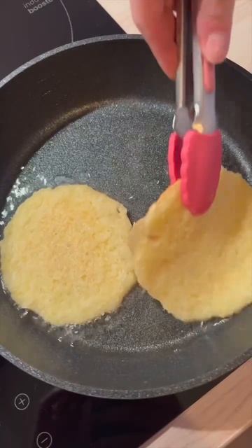 Potato Pancakes with Apple Sauce #shorts смотреть онлайн