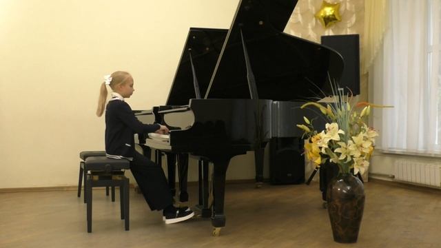 Галкина Ульяна  - К  Черни этюд 18 ор 299, С  Губайдулина Танцующий барабанщик смотреть онлайн