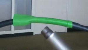 Усадка тонкостенной трубки строительным феном