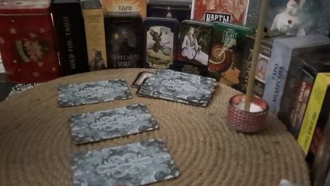 ЕСТЬ ЛИ ОПАСНОСТЬ ОТ СОСЕДЕЙ? 🔮 3варианта 🔮 #таро #tarot #тароонлайн #защита #соседи #магия