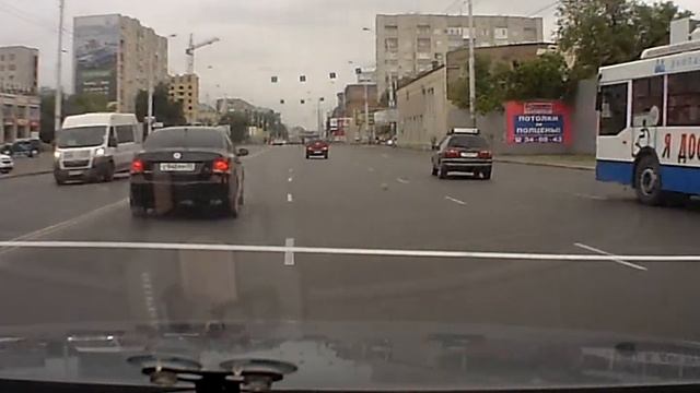 Вот как учат в Омских автошколах)) смотреть онлайн