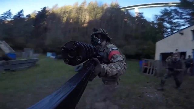 Novritsch и Злая пушка перевод на русский смотреть онлайн